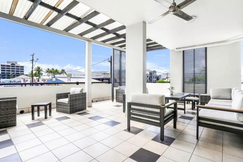 Accent On McLeod - Breezy Outdoor Living - Accommodation Australia 2