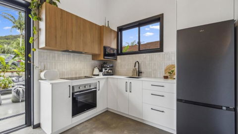 Accessible With Style! Sleeps 4, Pet - Friendly - Accommodation Australia 4