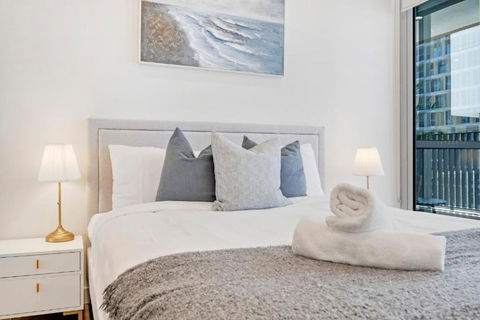 Accor Stadium Luxury - 3 Bed 2 Baths, Sleeps 6, Pool, Parking If Available- NO PARTIES - Accommodation Australia 3