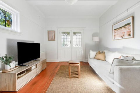 Acland Art Deco - Coastal Chic By St Kilda Beach - Accommodation Australia 0