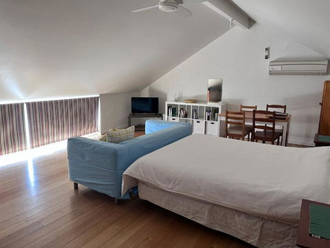 Adelaide Close CBD Large Private Studio Apartment In St Peters - Accommodation Australia 1