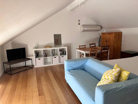 Adelaide Close CBD Large Private Studio Apartment In St Peters - Accommodation Australia 3