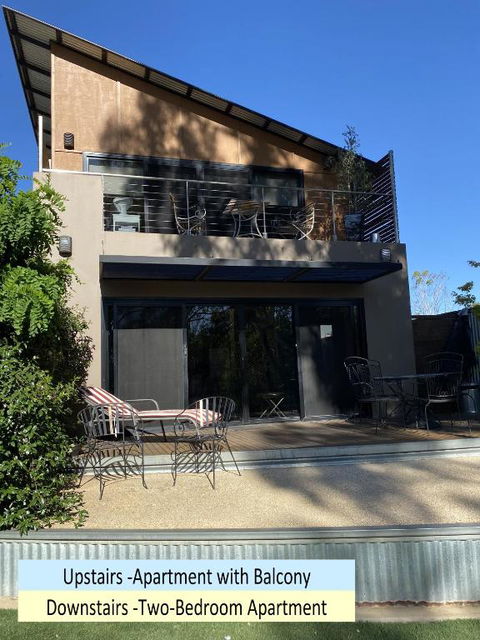 Adelphi Apartments 3 Or 3A - Downstairs 2 Bedroom Or Upstairs King Studio With Balcony - Accommodation Australia 2