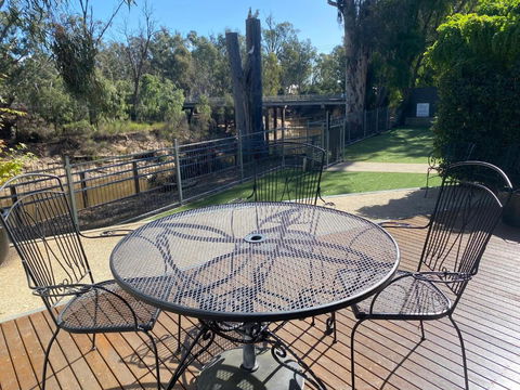 Adelphi Apartments 3 Or 3A - Downstairs 2 Bedroom Or Upstairs King Studio With Balcony - Accommodation Australia 3