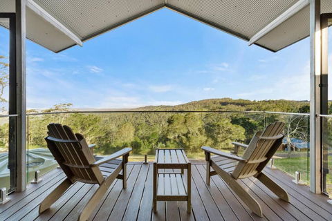Affinity Luxury Studio With Spa And Amazing Views - Accommodation Australia 1