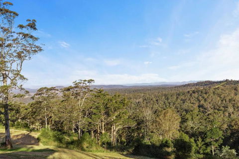 Affinity Luxury Studio With Spa And Amazing Views - Accommodation Australia 2