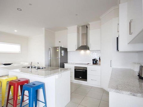 Agape Holiday Home With Pool Table ,NBN Internet - Accommodation Australia 4