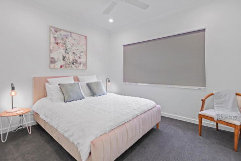 Ailsafield - Home In The Heart Of Mansfield - Accommodation Australia 2