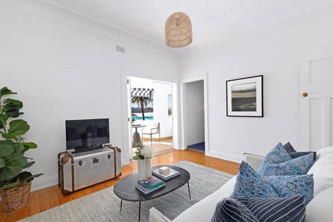Absolute Seafront Bronte - Accommodation Australia 3