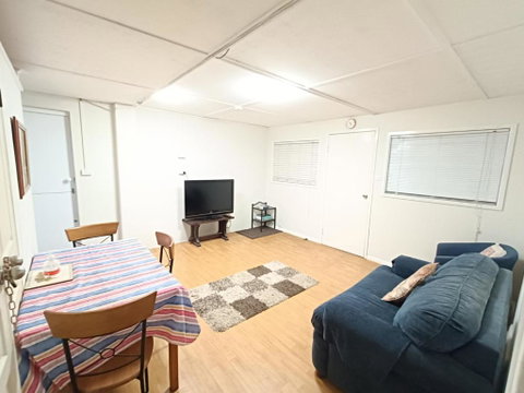Affordable, Private Apartment With Garage Parking - Accommodation Australia 0