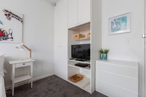Acland Central Studio - A Cosy St Kilda Escape - Accommodation Australia 4