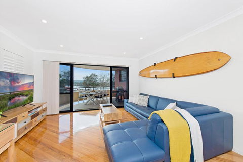 Adrift At Dolphin Cove Apt 5 - Riverfront Modern - Accommodation Australia 1
