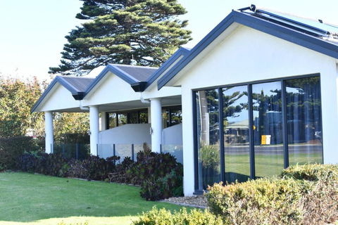 A1 Motels And Apartments Port Fairy - Accommodation Australia 4
