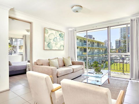 Affordable Accommodation In The Heart Of Surfers Paradise - Accommodation Australia 0