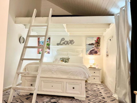 Affordable Luxury Room - Local Tourism 1