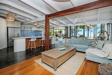 Absolute Beachfront House With Private Pool - Accommodation Australia 1