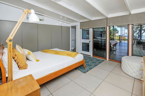 Absolute Beachfront House With Private Pool - Accommodation Australia 4