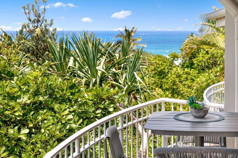 Andari Apartment 2, Sunshine Beach, Beachfront Street And Just Steps To Surf-club - Local Tourism 0