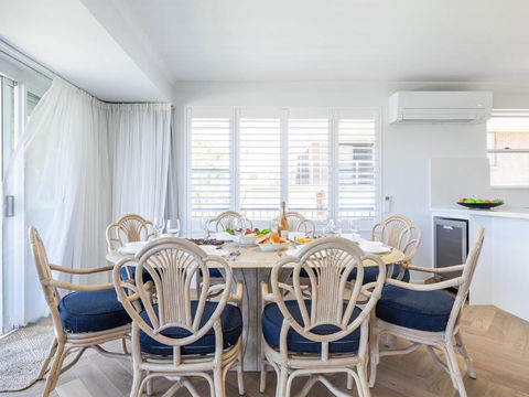 Albacore 3 Waterfront Pool Lift And Views - Accommodation Australia 3
