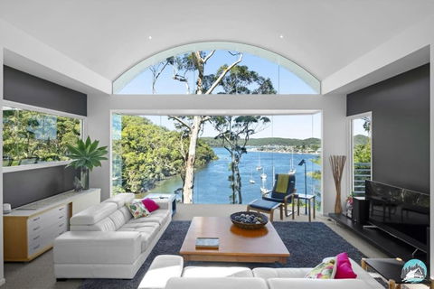 Aircabin - Daleys Point - Waterfront Retreat House - Accommodation Australia 2