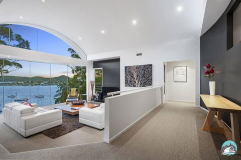 Aircabin - Daleys Point - Waterfront Retreat House - Accommodation Australia 4