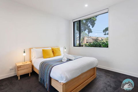 Aircabin - Five Dock - Stylish 2-Bed Apt Near Bay - Accommodation Australia 2