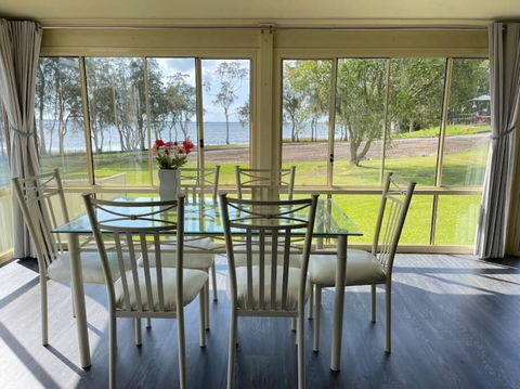 Aircabin - Tuggerawong - Lake Front - 3 Beds House - Accommodation Australia 0