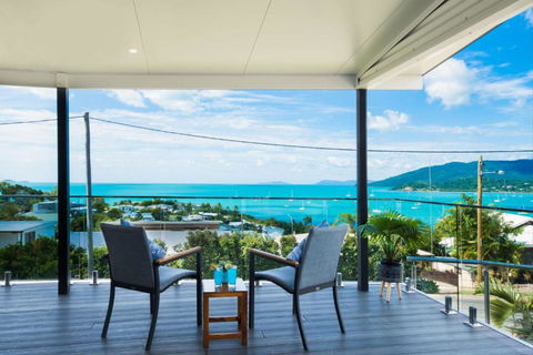 Airlie Blue On Blue - Accommodation Australia 1