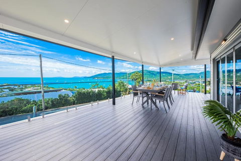 Airlie Blue On Blue - Accommodation Australia 2
