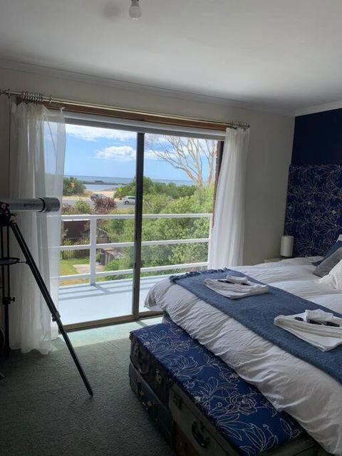 Al Mare - Mediterranean 4BR Retreat By The Sea - Accommodation Australia 0