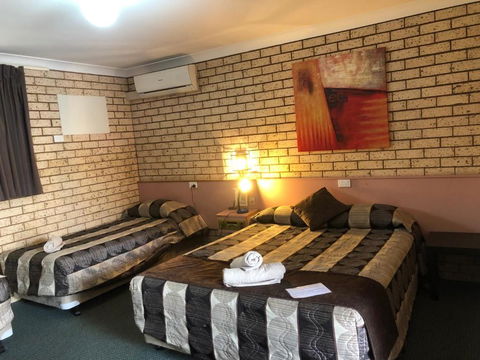 Alamo Motor Inn - Accommodation Australia 4