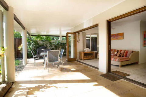 Alani - Absolute Beachfront - Sleeps Up To 10 - Accommodation Australia 2
