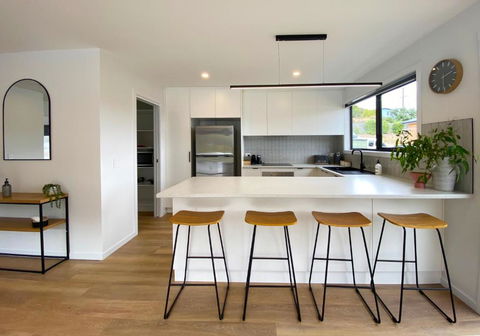 Albatross Rise - Modern Family Home - Accommodation Australia 1