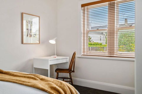 Albert Park Art Deco Gem Sleeps 5 Bevan 4 - Accommodation Australia 4