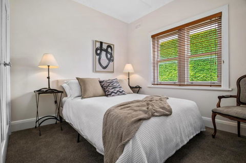 Albert Park Art Deco Gem Sleeps 5 Bevan 4 - Accommodation Australia 1