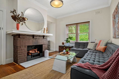 Albert Park Art Deco Gem Sleeps 5 Bevan 4 - Accommodation Australia 2