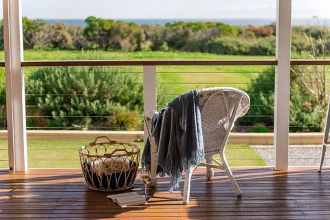 Aldinga Bay Bungalow Ocean View Retreat - Accommodation Australia 0