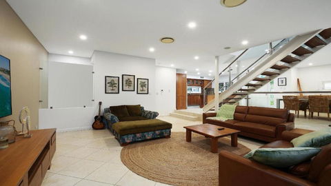 Alemar Close To Beach, Shops And Cafes Accom Holidays - Accommodation Australia 4