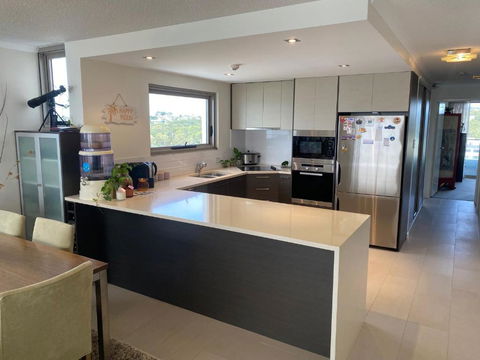 Alex Beachfront 3 Brm Apartment - 9th Floor - Accommodation Australia 3