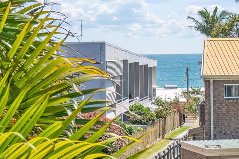 Alex Home With Easy Pathway To The Beach - Accommodation Australia 2