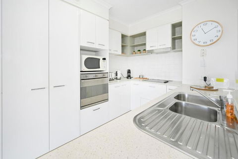 Alexandra Headland Resort Heaven, Pool / Beach ZD8 - Accommodation Australia 4