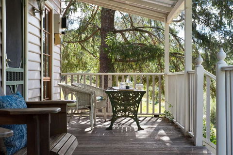 All Views - Accommodation Australia 0