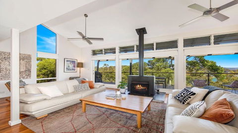 Allure - Bay Views And Wifi - Accommodation Australia 0