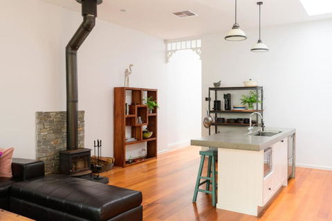 Alma, Art Deco Home In Caufield North - Accommodation Australia 4