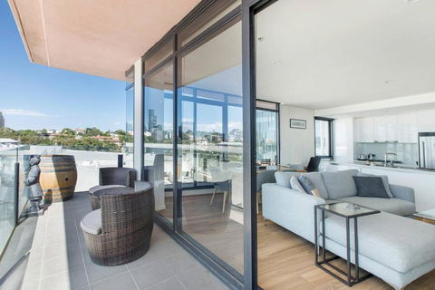 Aloft At Era With Sweeping Balcony Views - Accommodation Australia 0