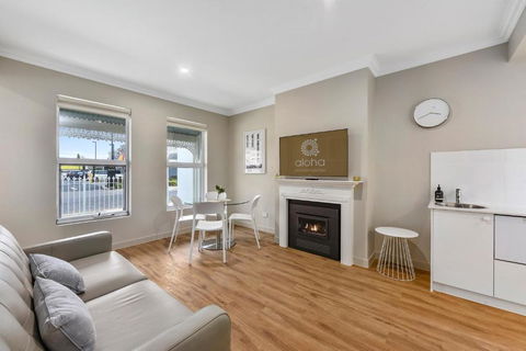 Aloha Central Luxury Accommodation - Accommodation Australia 2