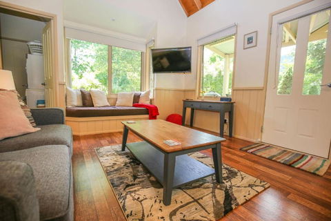 Alpine Arnica Cottage 1 - Accommodation Australia 1
