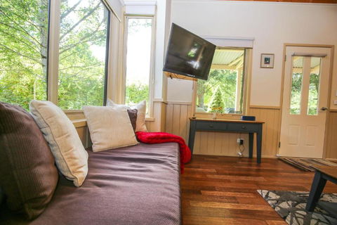 Alpine Arnica Cottage 1 - Accommodation Australia 4