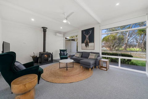 Alpine Hills Hideaway - Accommodation Australia 2