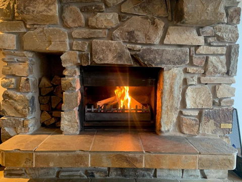 Alpine Woodsmoke Apartments - Accommodation Australia 3